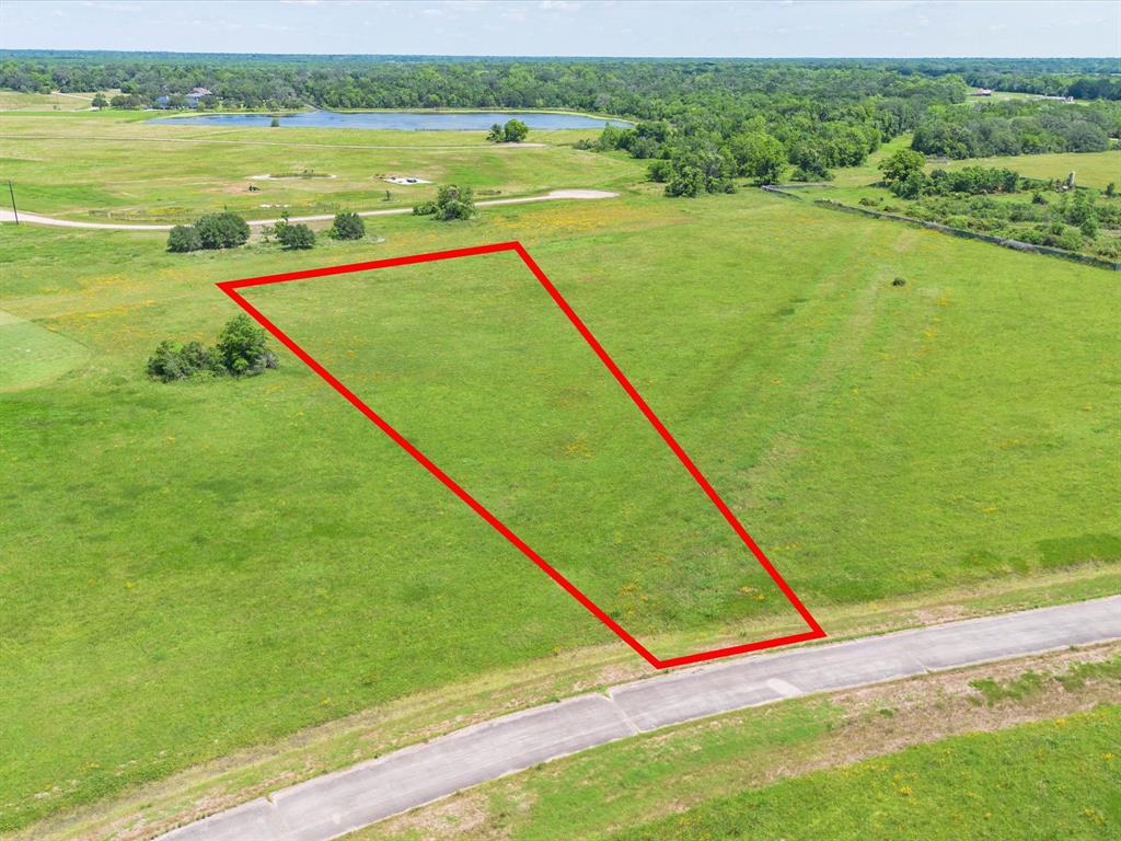248 Colt Trail, Angleton, Texas image 2