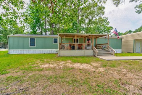 Manufactured Home in Point Blank TX 20 Monte Carlo Road 28.jpg