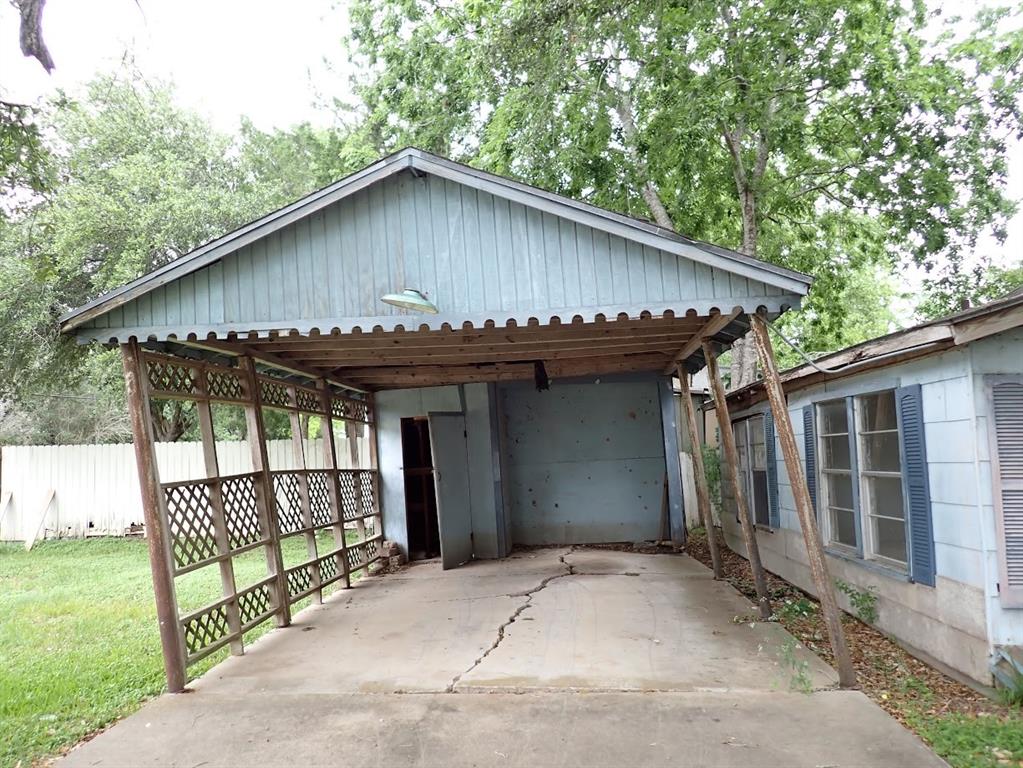 608 S East Avenue, Wharton, Texas image 10