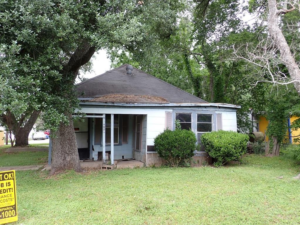 608 S East Avenue, Wharton, Texas image 1