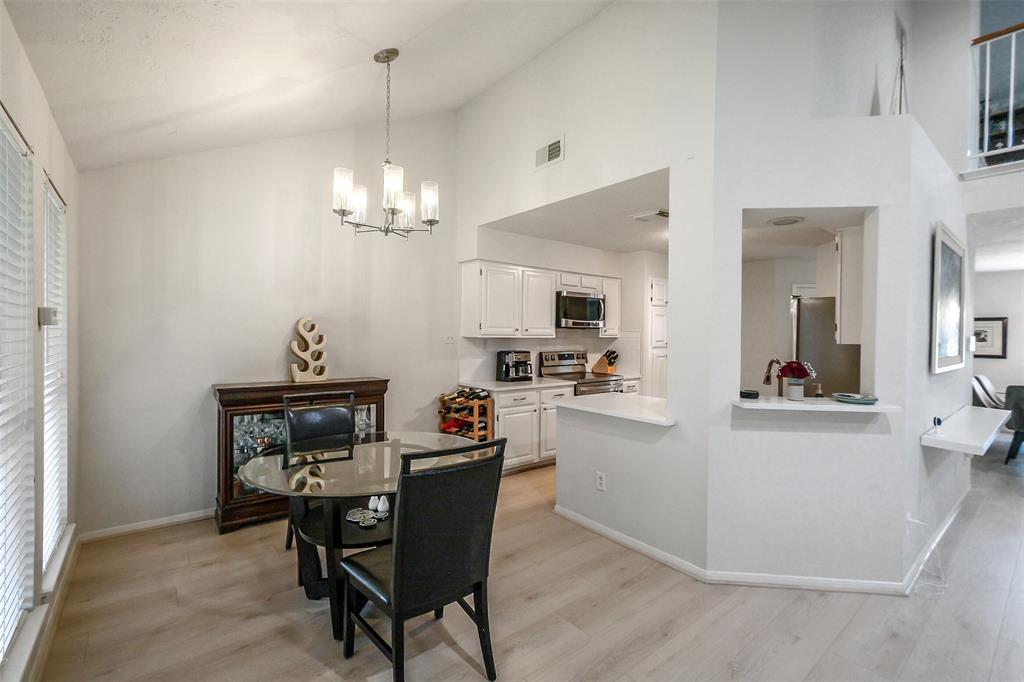 3207 Kempwood Drive, Sugar Land, Texas image 15