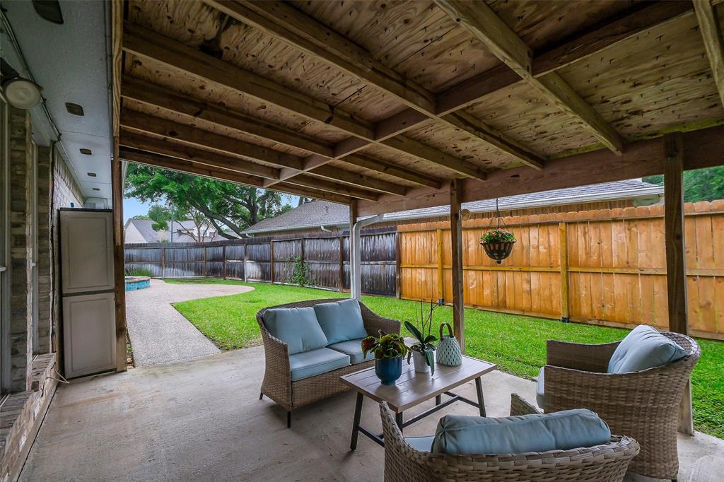 3207 Kempwood Drive, Sugar Land, Texas image 34
