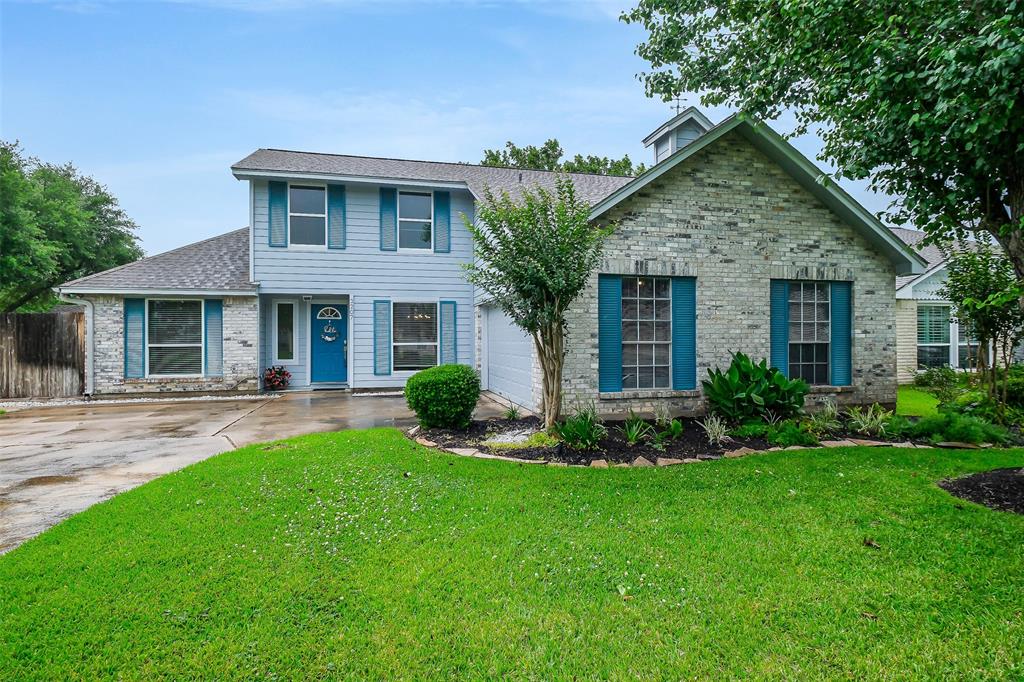 3207 Kempwood Drive, Sugar Land, Texas image 2