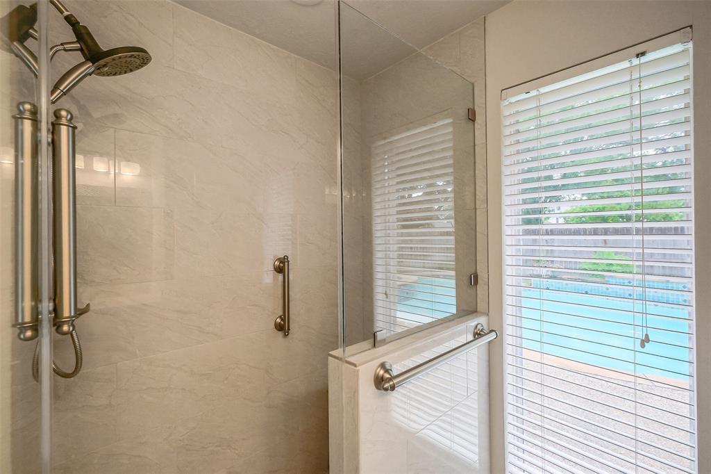 3207 Kempwood Drive, Sugar Land, Texas image 22