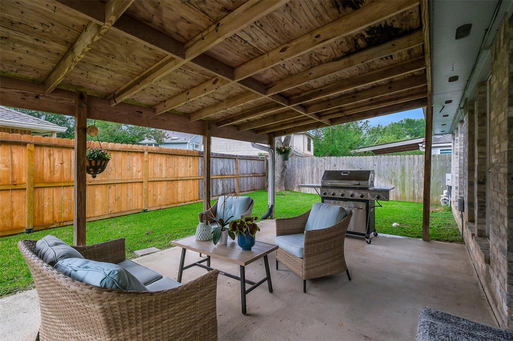 3207 Kempwood Drive, Sugar Land, Texas image 16