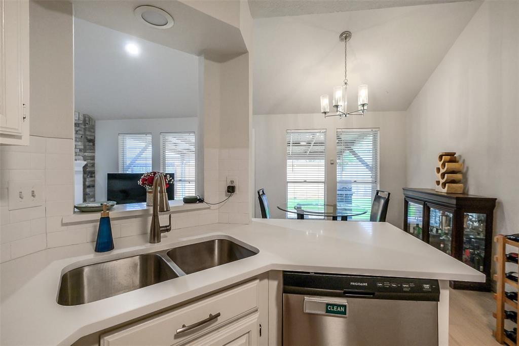 3207 Kempwood Drive, Sugar Land, Texas image 13