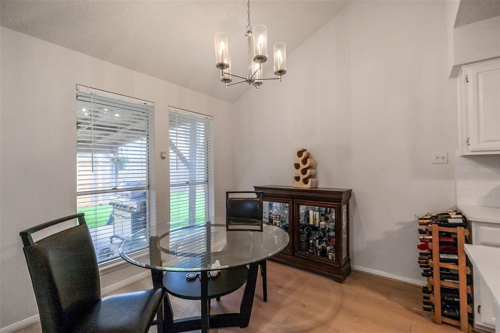 3207 Kempwood Drive, Sugar Land, Texas image 10