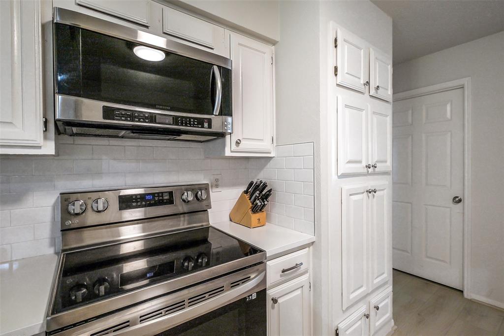 3207 Kempwood Drive, Sugar Land, Texas image 14