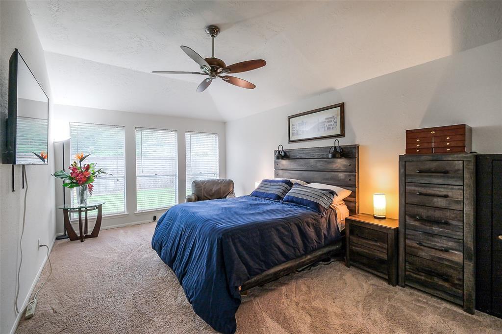 3207 Kempwood Drive, Sugar Land, Texas image 17