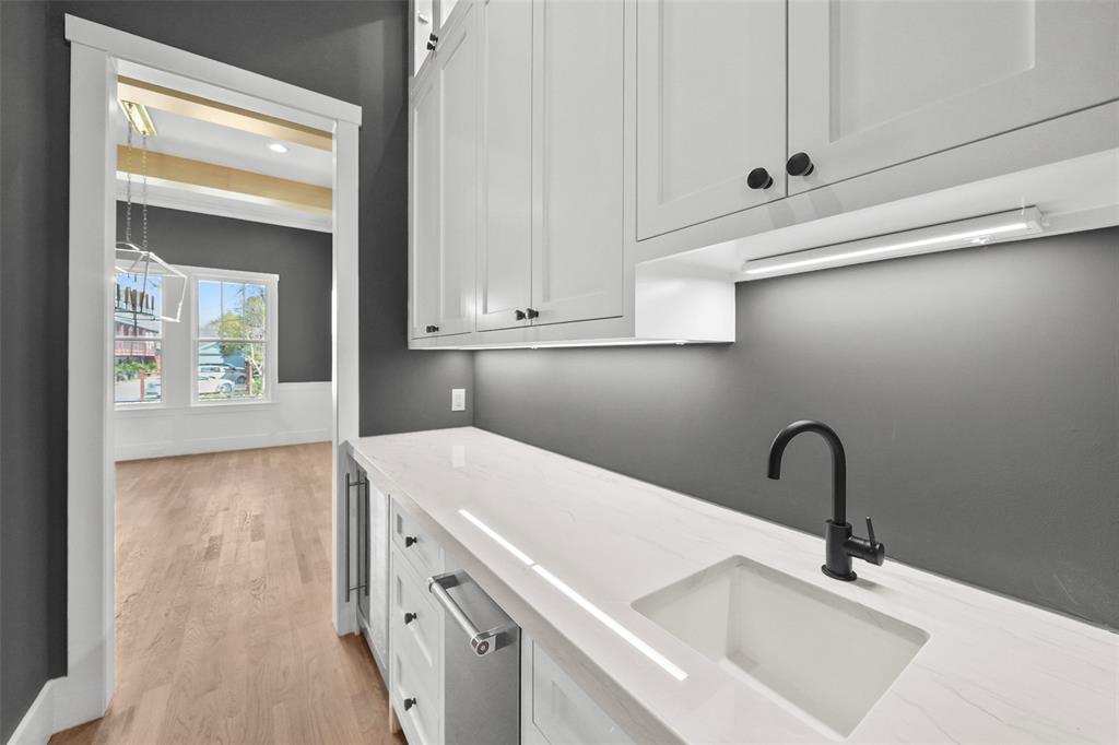 1011 Rutland Street, Houston, Texas image 9