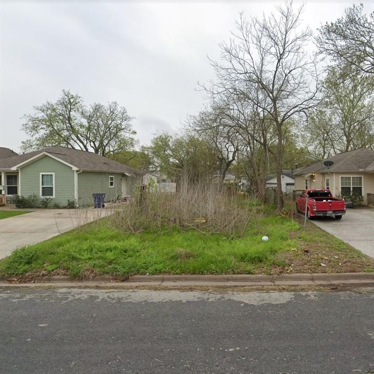 211 8th Avenue Ave, Texas City, Texas image 2