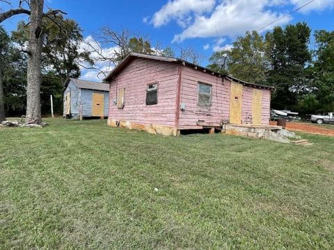 Photo of 215 Maple Street, Palestine, TX 75801 (MLS # 72934343) Photo of 215 Maple Street, Palestine, TX 75801 (MLS # 72934343)