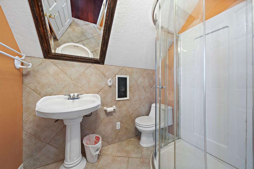 17335 Auction Barn Road, Alvin, Texas image 36
