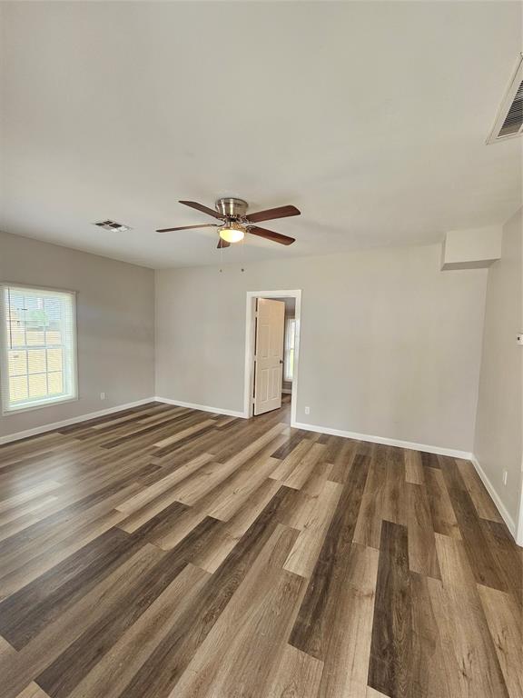 516 Hurst Street, Angleton, Texas image 4