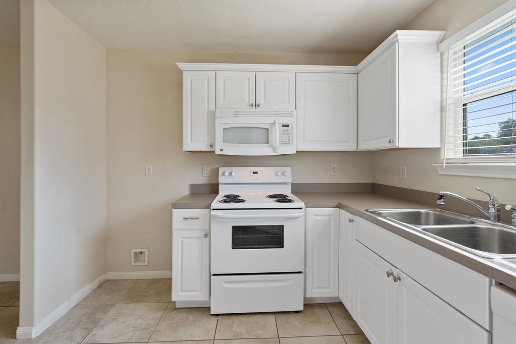 12608 Ridgecrest Drive, Willis, Texas image 12