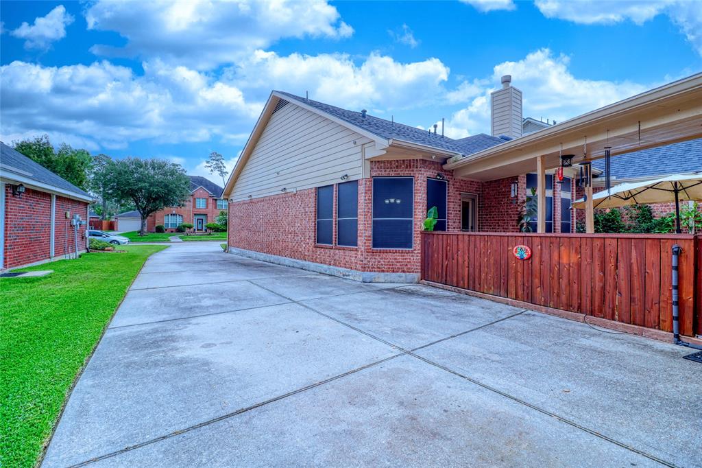 25819 Clear Springs Way, Spring, Texas image 4