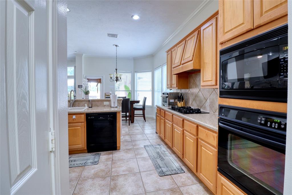 25819 Clear Springs Way, Spring, Texas image 24