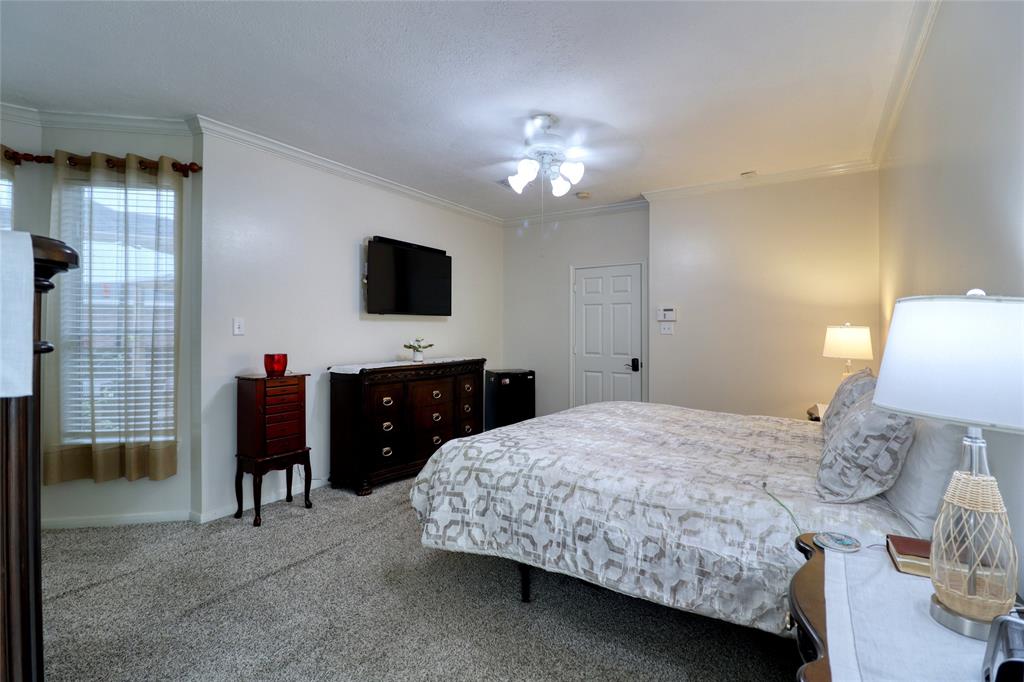 25819 Clear Springs Way, Spring, Texas image 33