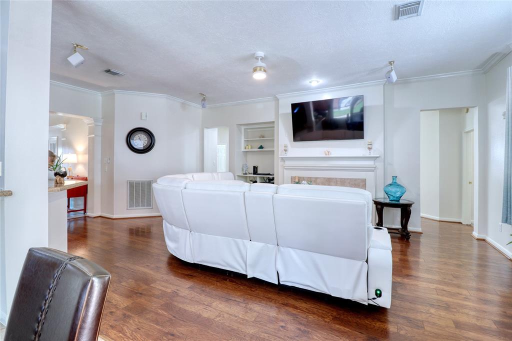 25819 Clear Springs Way, Spring, Texas image 34