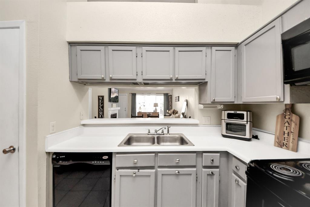 3803 Meadow Place Drive, Houston, Texas image 17