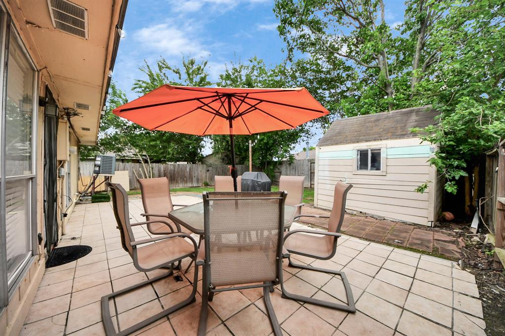 3803 Meadow Place Drive, Houston, Texas image 23