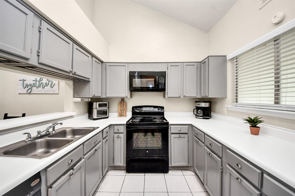 3803 Meadow Place Drive, Houston, Texas image 14