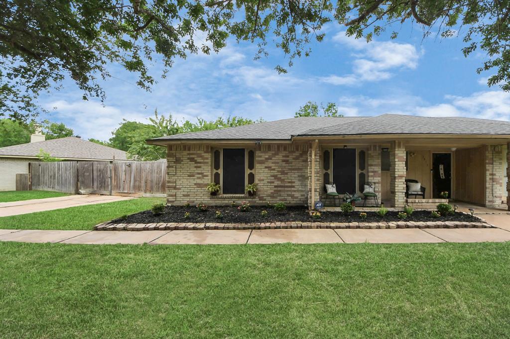3803 Meadow Place Drive, Houston, Texas image 1