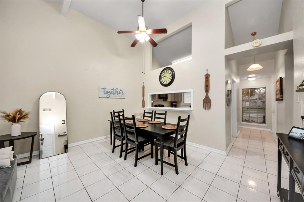 3803 Meadow Place Drive, Houston, Texas image 9