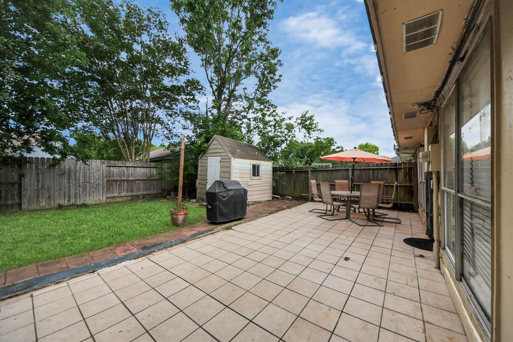 3803 Meadow Place Drive, Houston, Texas image 24