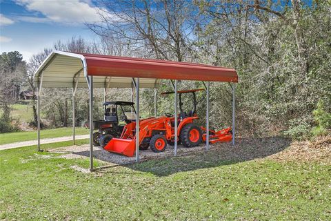 Single Family Residence in Coldspring TX 440 Town Creek Road 10.jpg