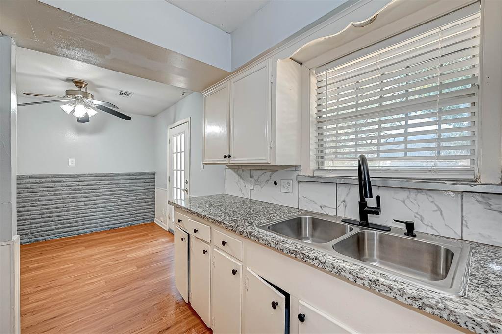 2946 Dragonwick Drive, Houston, Texas image 7