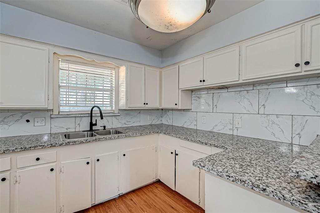 2946 Dragonwick Drive, Houston, Texas image 5
