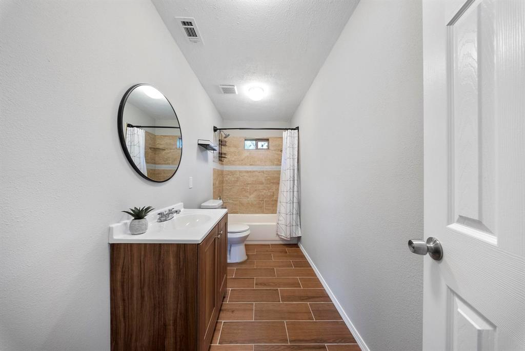 504 Stimpson Street, Baytown, Texas image 11