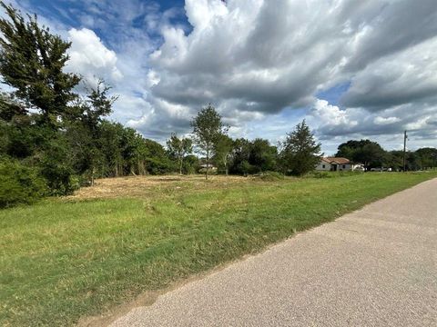 Photo of 0 20th Street, Hempstead, TX 77445 (MLS # 40994605)