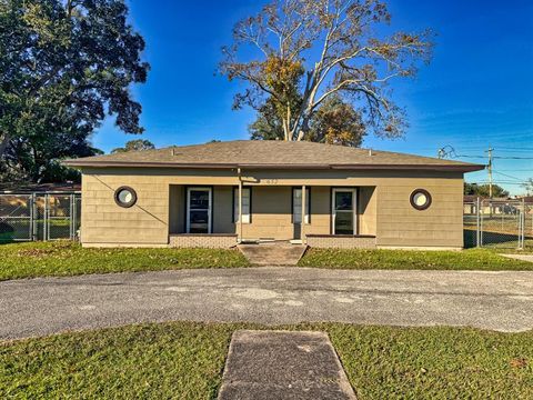 Duplex in West Columbia TX 652 South Street.jpg