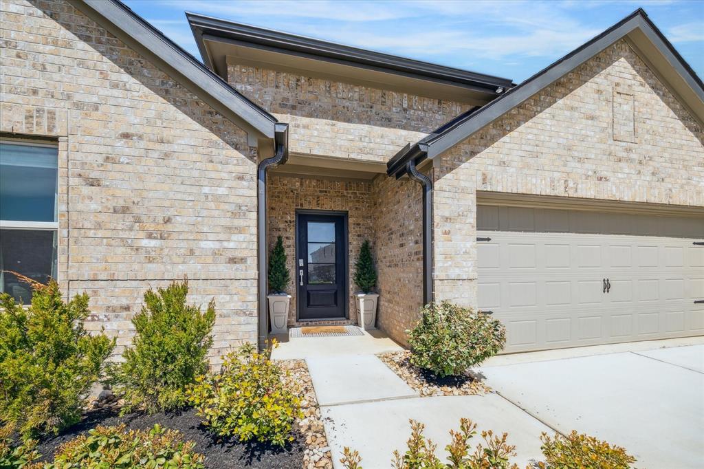 3037 Pampaneria Drive, Conroe, Texas image 2