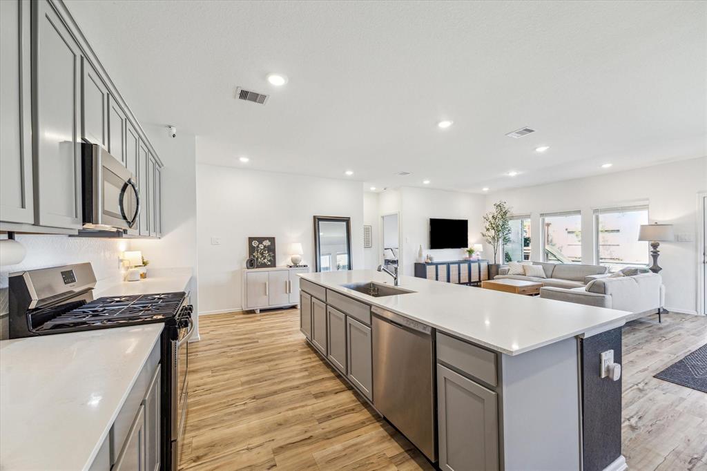 3037 Pampaneria Drive, Conroe, Texas image 13