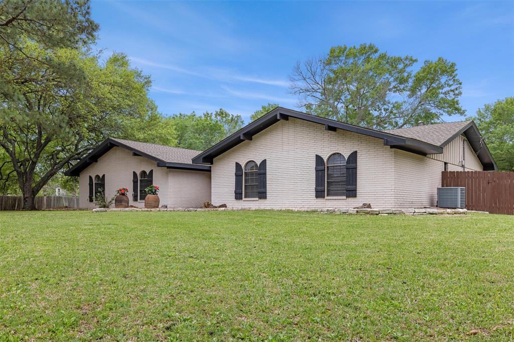 3107 Live Oak Drive, Brenham, Texas image 4