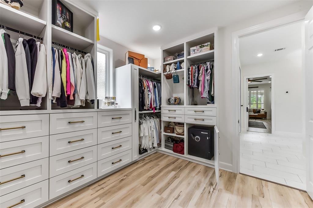 802 Shady Bend Lane, Friendswood, Texas image 32