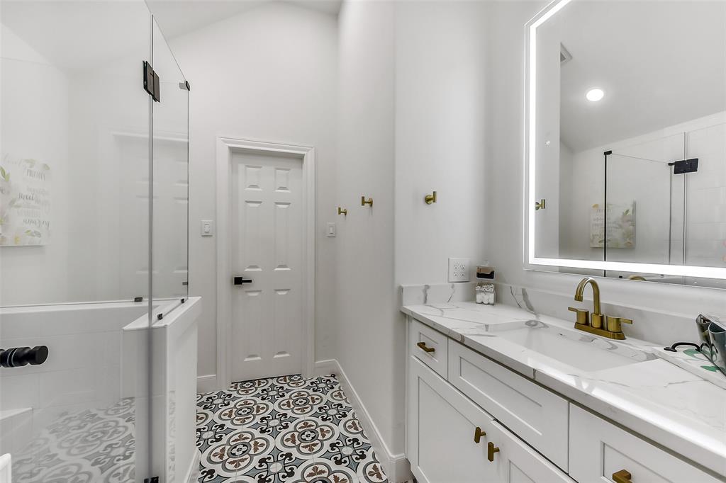 802 Shady Bend Lane, Friendswood, Texas image 37