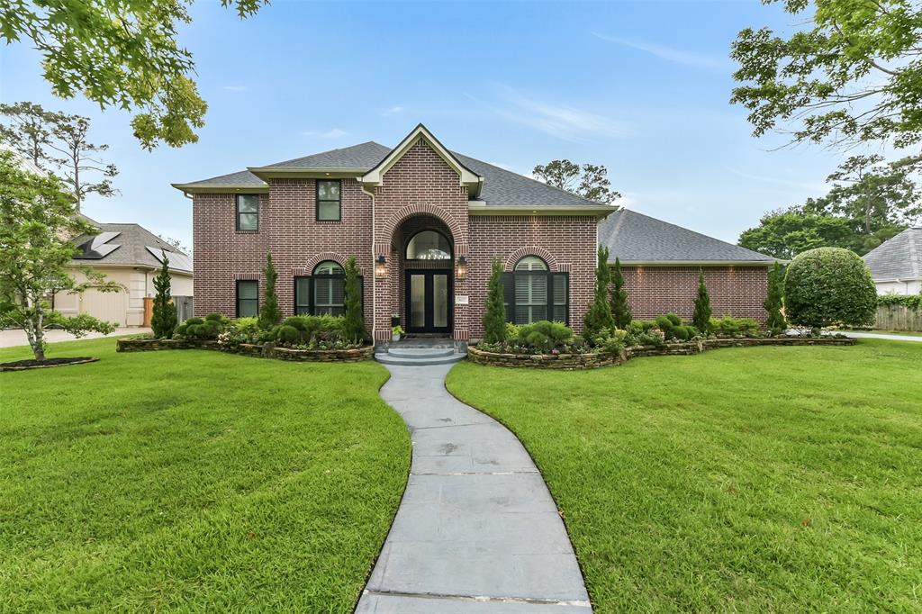 802 Shady Bend Lane, Friendswood, Texas image 1