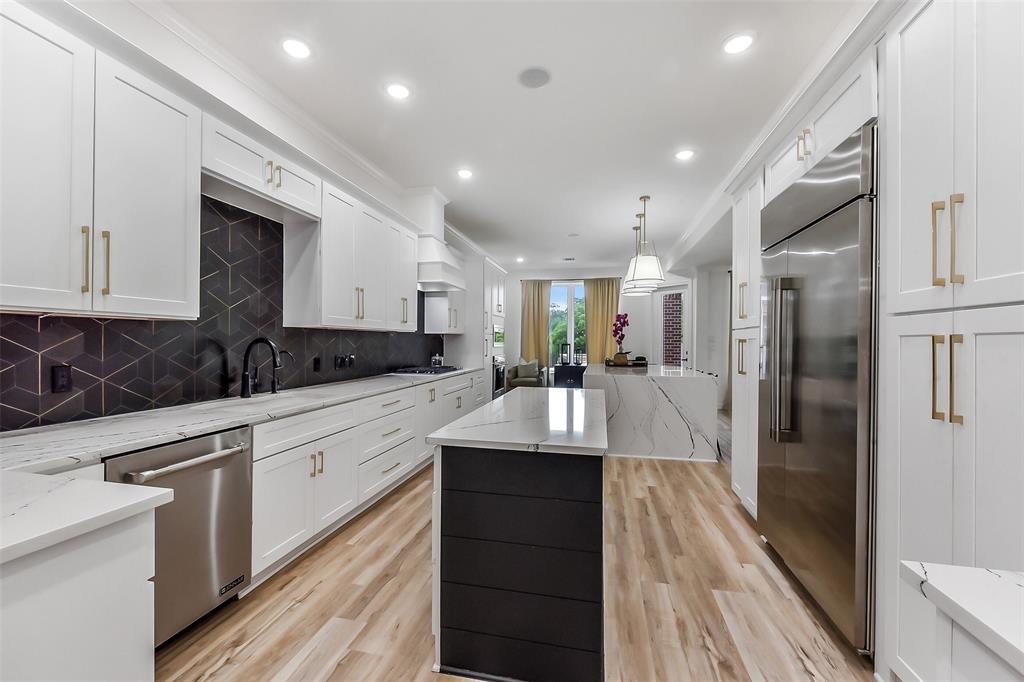 802 Shady Bend Lane, Friendswood, Texas image 18