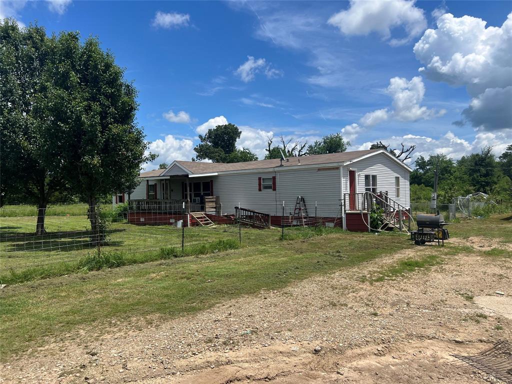 2300 County Road 3525, Dike, Texas image 1