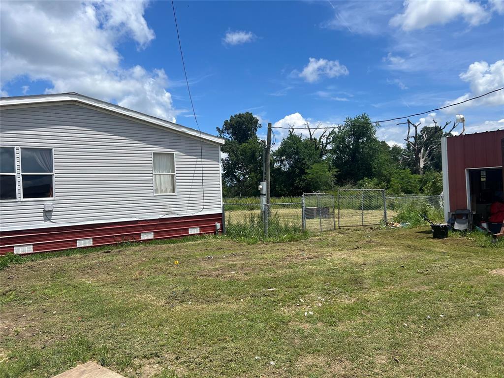 2300 County Road 3525, Dike, Texas image 18