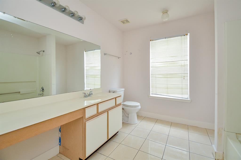 3802 E Traditions Court, Houston, Texas image 23
