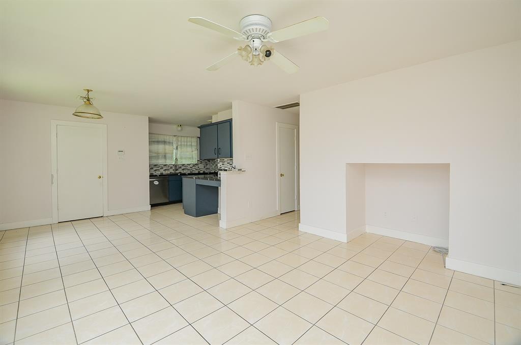 3802 E Traditions Court, Houston, Texas image 14