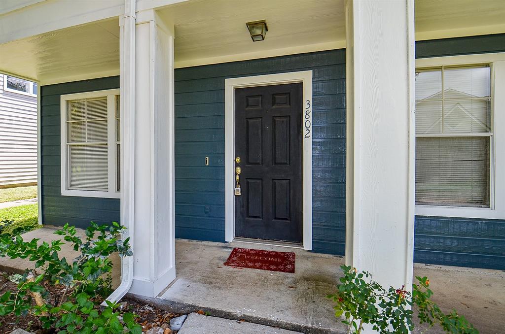 3802 E Traditions Court, Houston, Texas image 3
