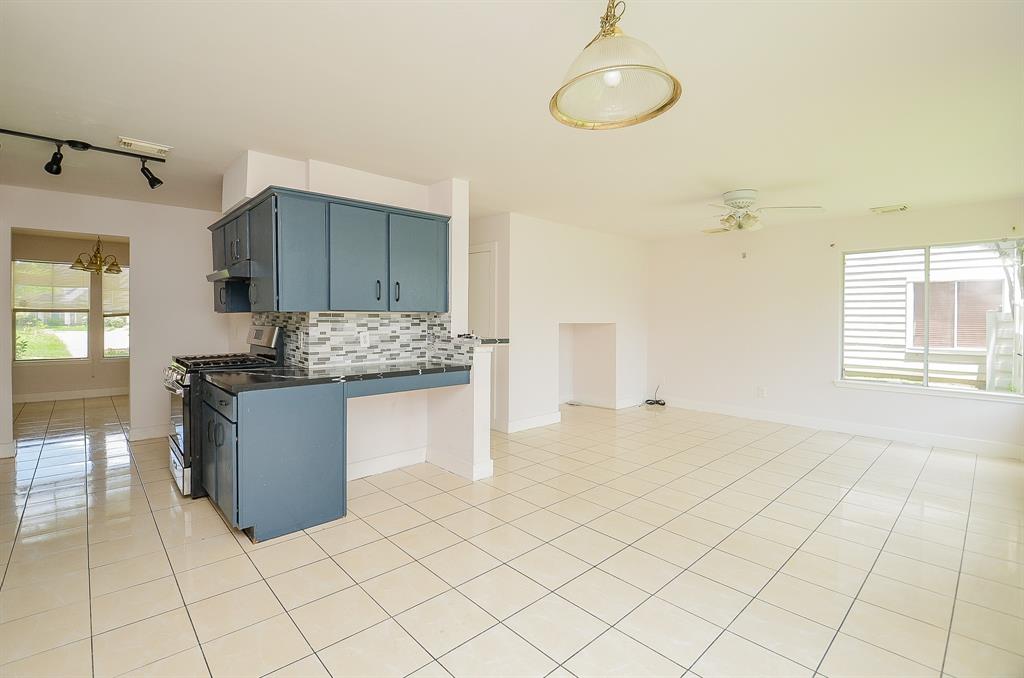 3802 E Traditions Court, Houston, Texas image 16