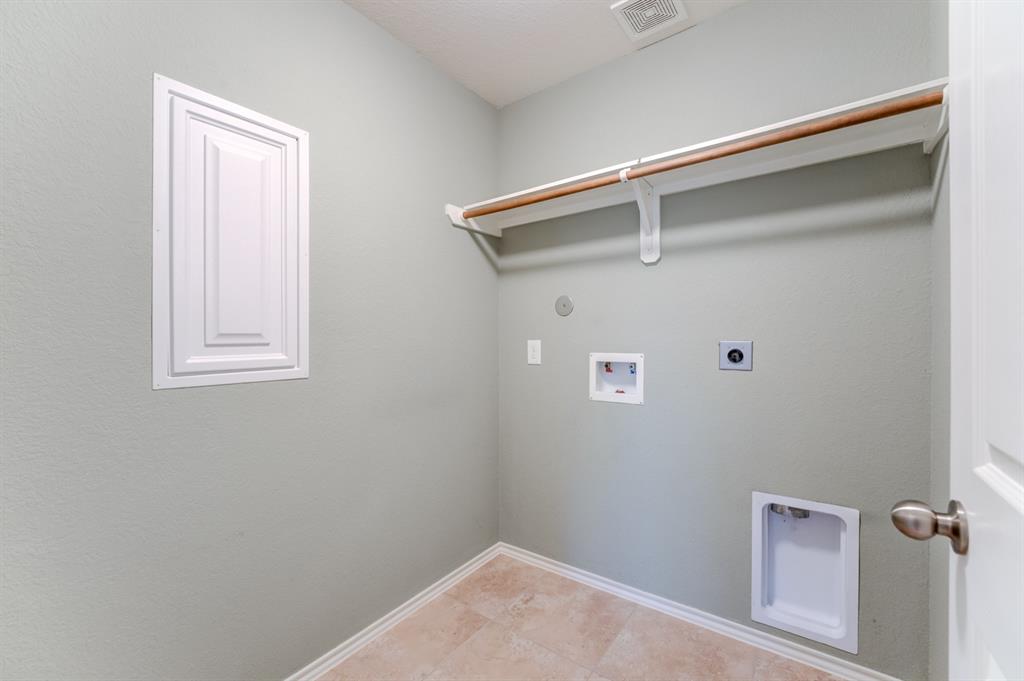 8639 Sweet Pasture Drive, Tomball, Texas image 23