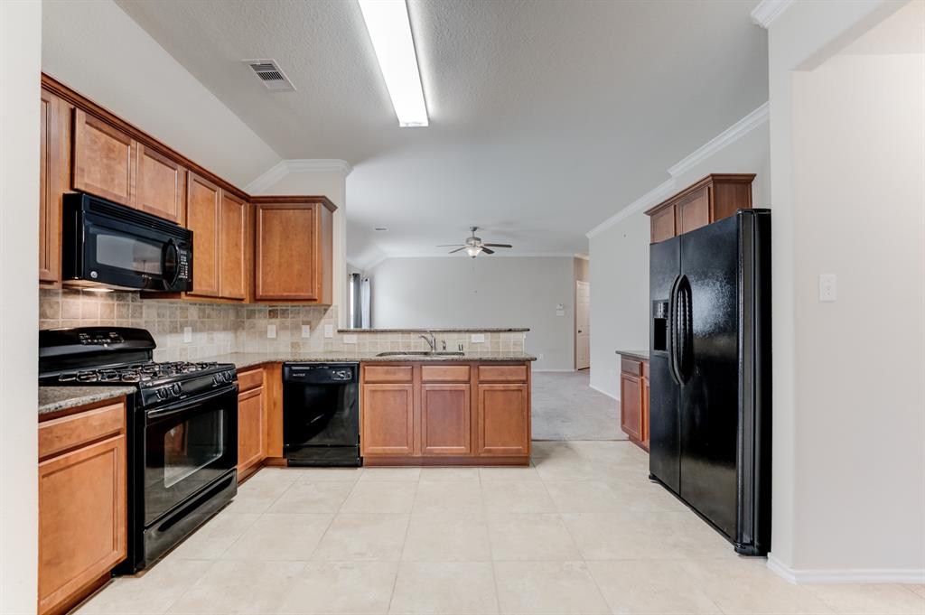 8639 Sweet Pasture Drive, Tomball, Texas image 20